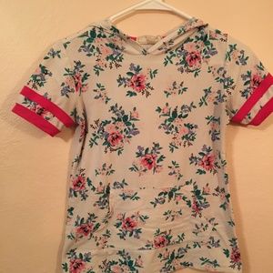 Girls’ floral short-sleeved shirt with hood